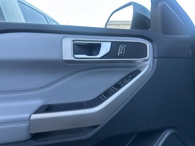 Used 2023 Ford Explorer XLT w/ Equipment Group 202A RWD image 17