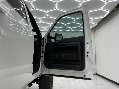 Used 2015 Ford F250 Platinum w/ FX4 Off-Road Package AWD/4WD image 19