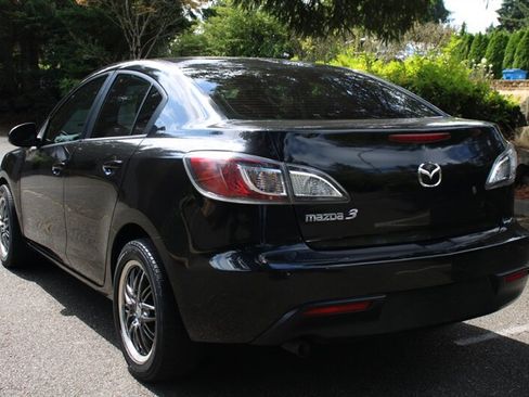 Used 2011 MAZDA MAZDA3 i Sport FWD image 4