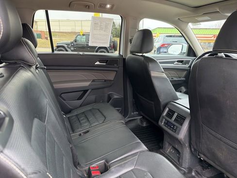 Used 2023 Volkswagen Atlas SEL Premium AWD/4WD image 12