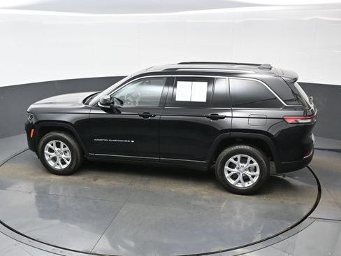 Used 2023 Jeep Grand Cherokee Limited image 34