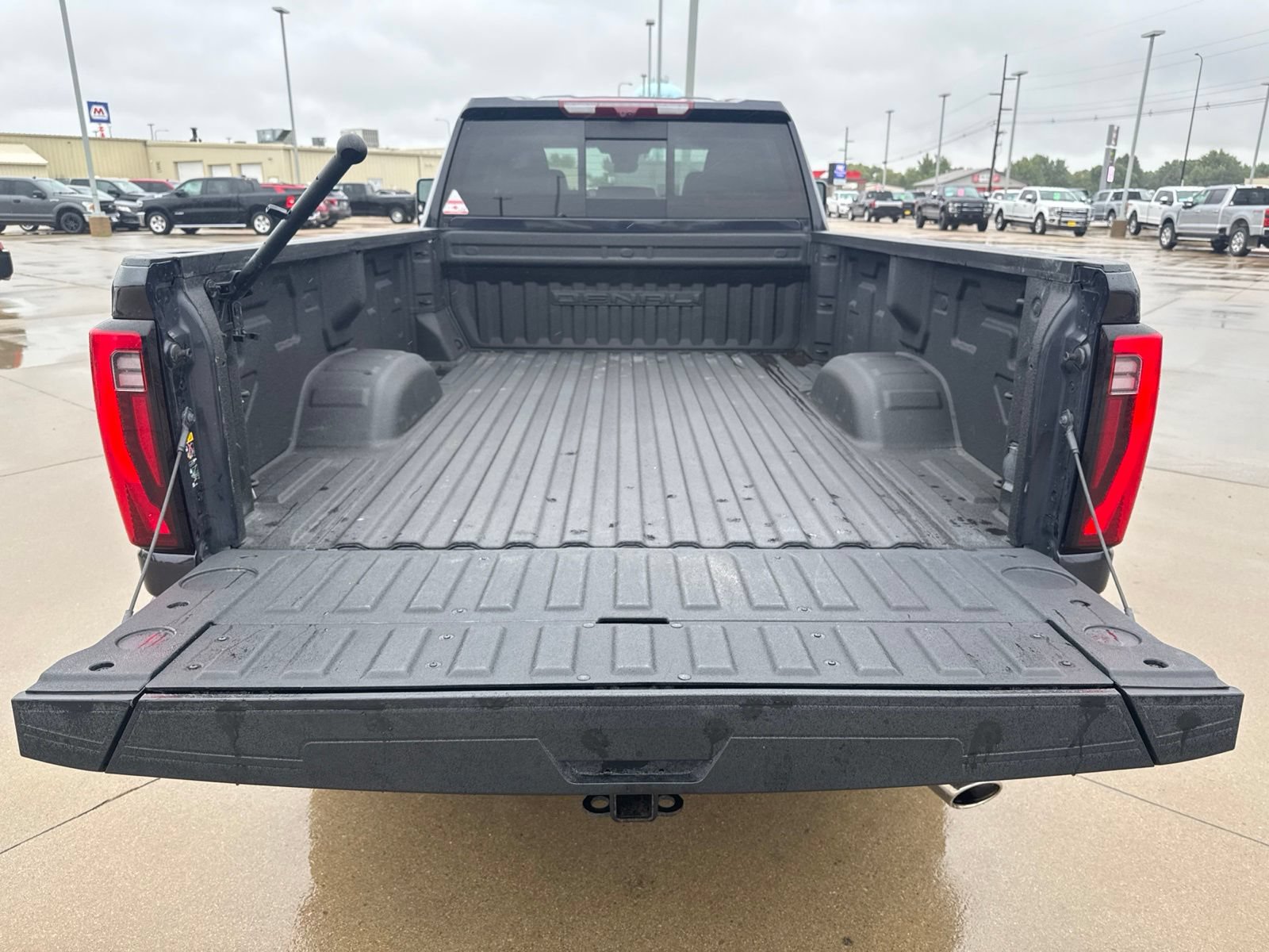 Used 2024 GMC Sierra 2500 Denali w/ Denali Reserve Package AWD/4WD image 9