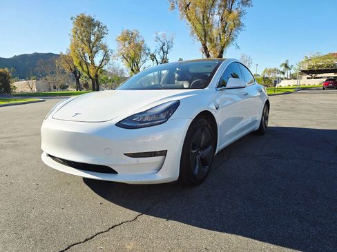 Used 2020 Tesla Model 3 Standard Range Plus image 3