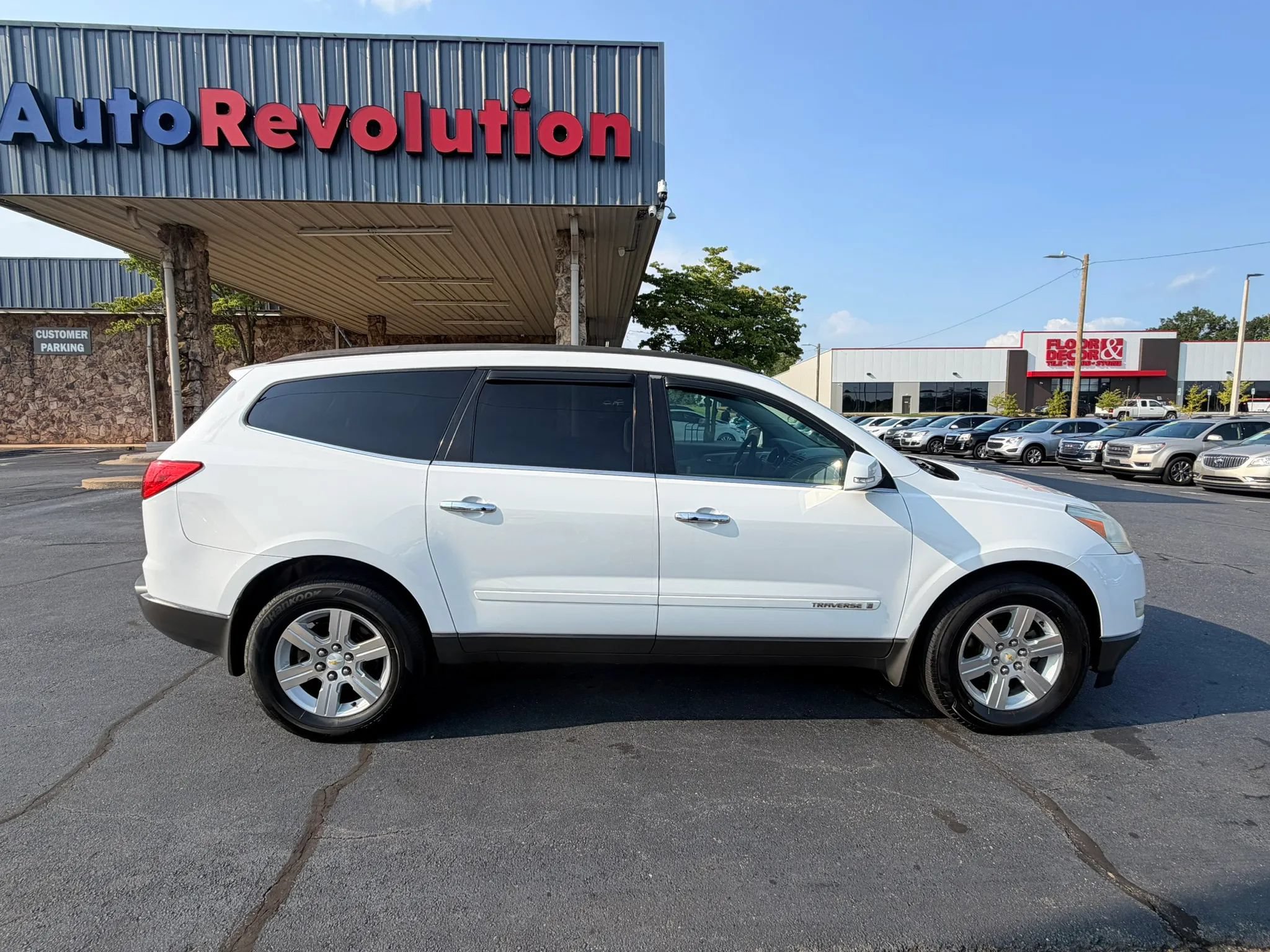 Used 2009 Chevrolet Traverse LT AWD/4WD image 8