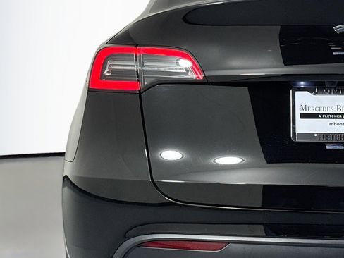 Used 2024 Tesla Model Y Long Range image 14