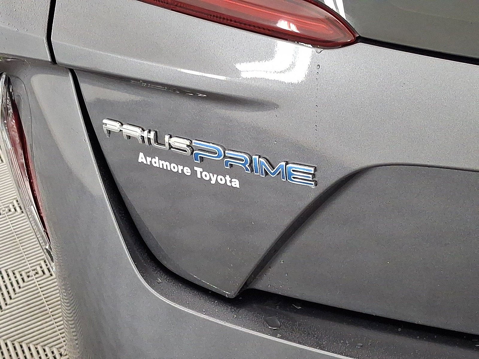 Used 2020 Toyota Prius Prime XLE FWD image 16