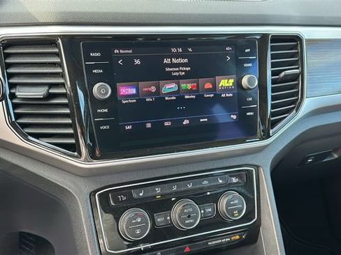 Used 2018 Volkswagen Atlas SEL image 16