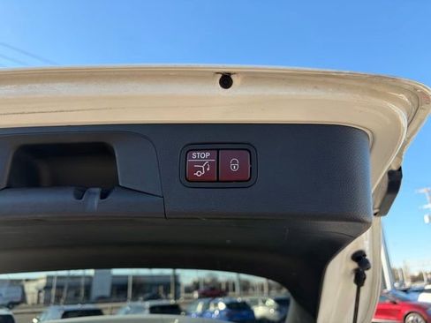 Used 2017 Mercedes-Benz GLC 300 4MATIC image 30