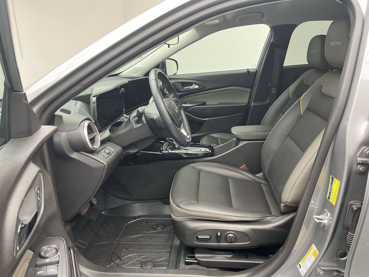 Used 2024 Chevrolet Trax ACTIV w/ Driver Confidence Package FWD image 3