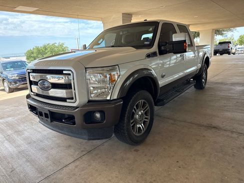 Used 2015 Ford F250 King Ranch w/ FX4 Off-Road Package AWD/4WD image 3