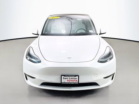 Used 2022 Tesla Model Y Long Range AWD/4WD image 2