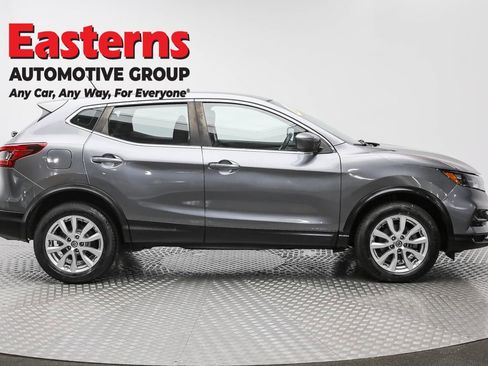 Used 2021 Nissan Rogue Sport S image 4
