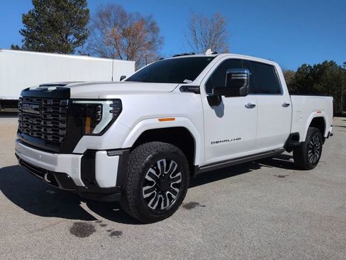 Used 2025 GMC Sierra 2500 Denali Ultimate w/ Max Trailering Package AWD/4WD image 7