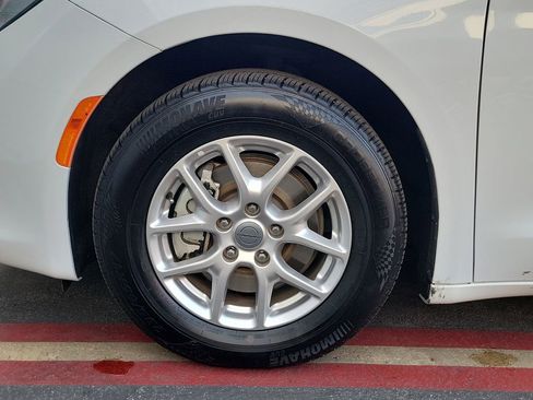 Used 2024 Chrysler Voyager LX image 24