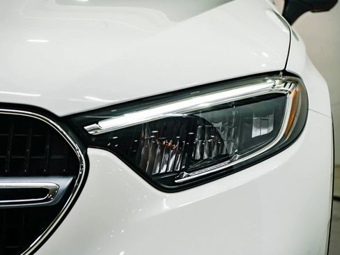 Used 2025 Mercedes-Benz GLC 300 image 7