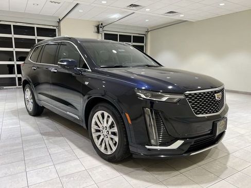 Used 2022 Cadillac XT6 Premium Luxury w/ Technology Package FWD image 7