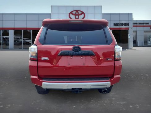 Used 2022 Toyota 4Runner TRD Off-Road Premium w/ Moonroof Package AWD/4WD image 4