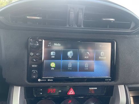 Used 2018 Toyota 86 RWD image 22