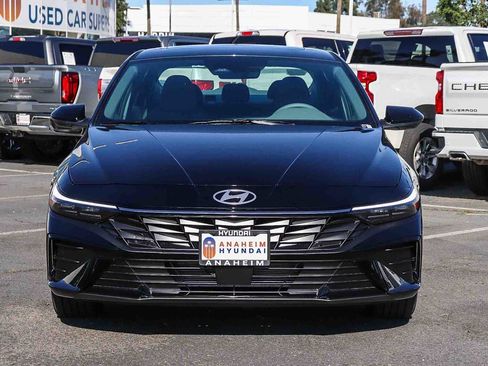 New 2026 Hyundai Elantra SEL Sport FWD image 2