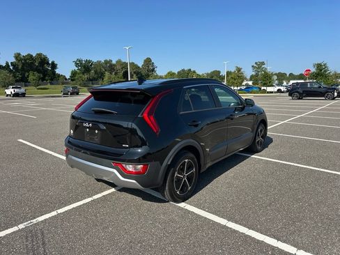 Certified 2024 Kia Niro LX FWD image 7