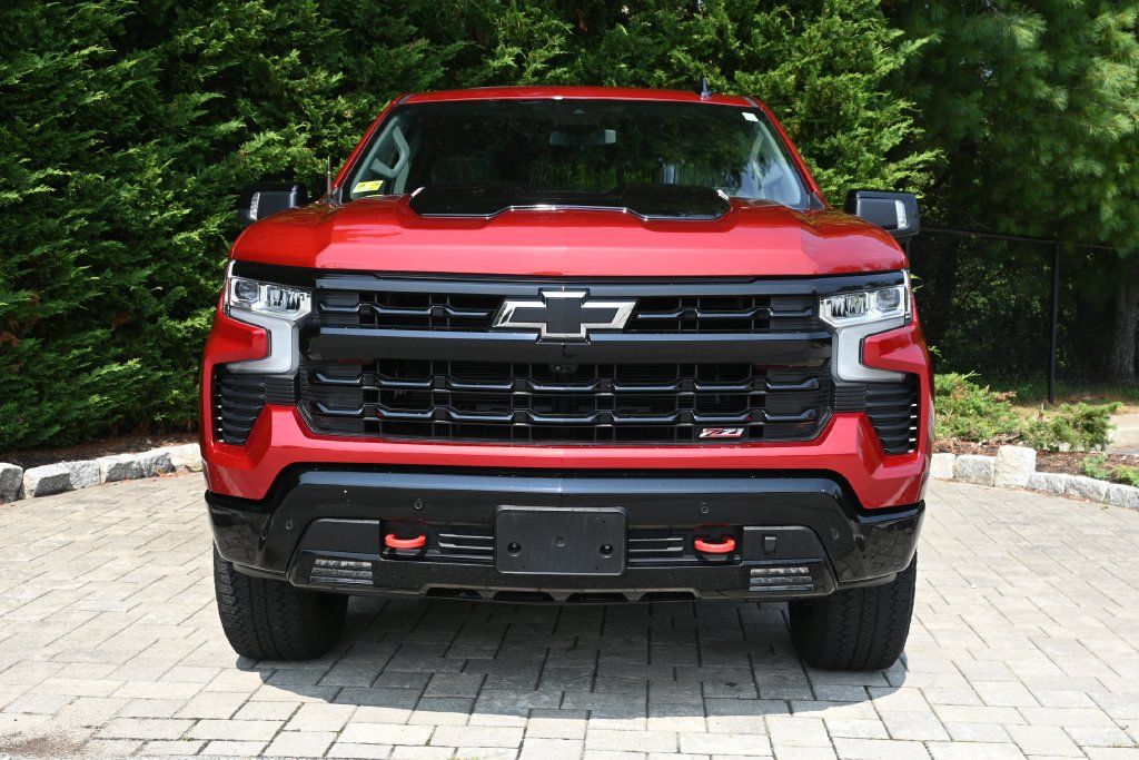 Used 2024 Chevrolet Silverado 1500 LT Trail Boss w/ LT Trail Boss Premium Package AWD/4WD image 10