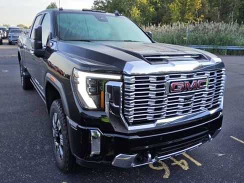 Used 2024 GMC Sierra 3500 Denali w/ Technology Package AWD/4WD image 1