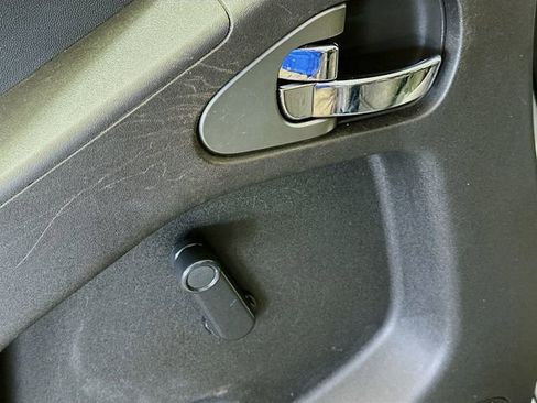 Used 2015 Nissan Frontier S RWD image 18