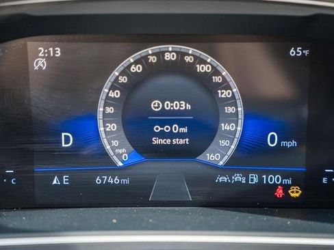 Used 2024 Volkswagen Tiguan SE image 39