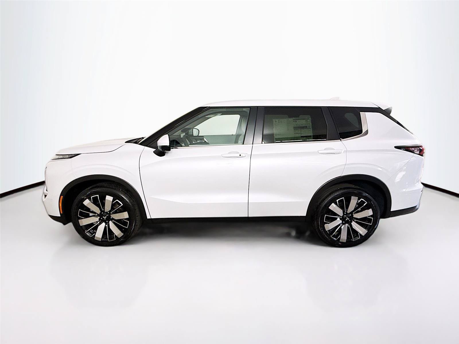 New 2026 Mitsubishi Outlander SE FWD image 22