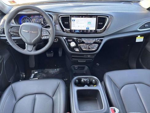 New 2026 Chrysler Pacifica Select w/ S Appearance Package image 2