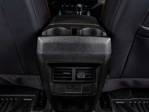 Used 2026 GMC Canyon AT4 AWD/4WD image 32