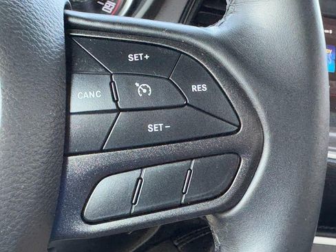 Used 2022 Dodge Challenger SXT RWD image 21