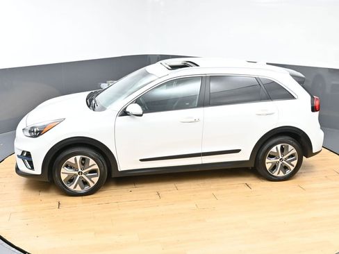 Used 2022 Kia Niro EX Premium w/ Cold Weather Package FWD image 46