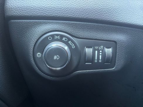 Used 2018 Jeep Compass Trailhawk AWD/4WD image 21