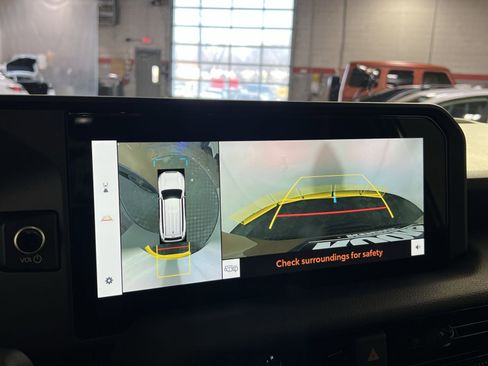 Used 2024 Toyota Land Cruiser image 19