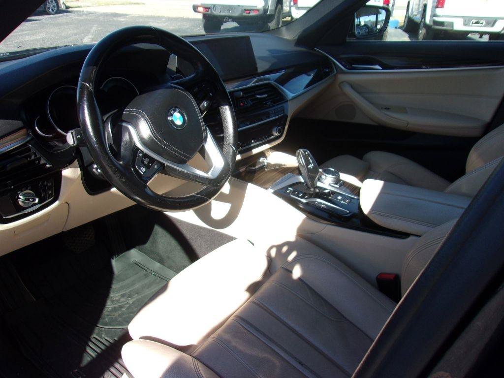Used 2019 BMW 530e w/ Luxury Package RWD image 7