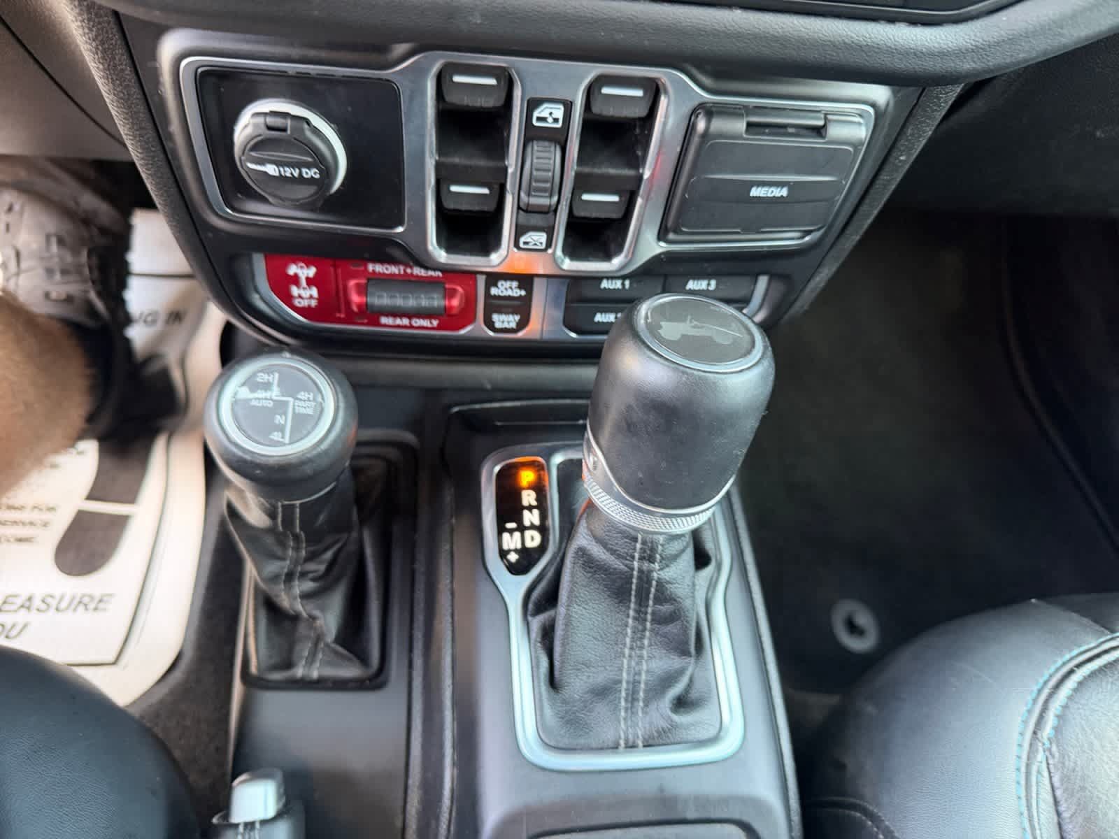 Used 2024 Jeep Wrangler Unlimited Rubicon 4xe AWD/4WD image 32