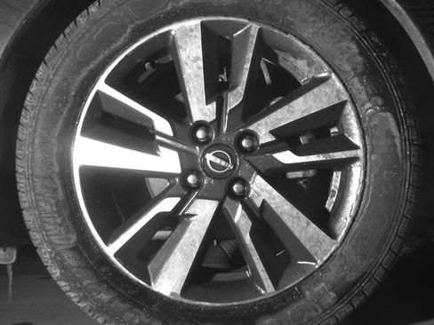 Used 2025 Nissan Versa SV FWD image 13