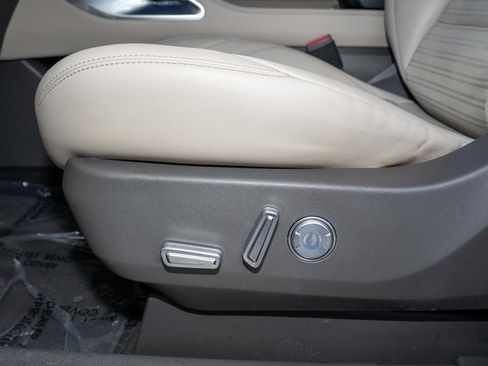 Used 2024 Lincoln Nautilus Reserve image 26