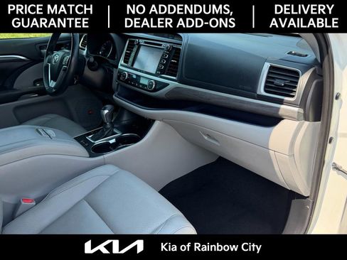 Used 2019 Toyota Highlander Limited FWD image 26