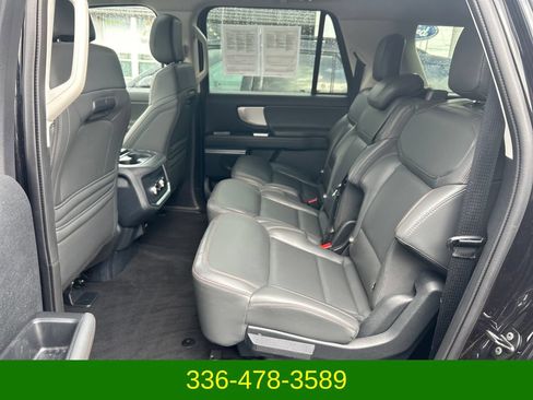 Used 2025 Ford Expedition Max Active AWD/4WD image 27
