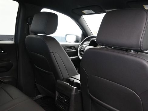 Used 2024 Chevrolet Colorado LT w/ LT Convenience Package III image 24