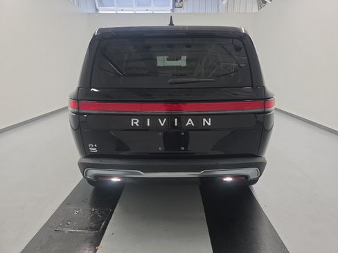 Used 2025 Rivian R1S Adventure Dual AWD/4WD image 4