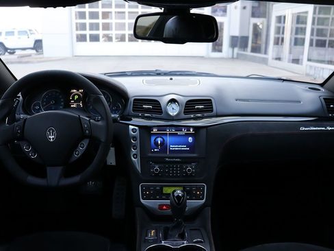 Used 2017 Maserati GranTurismo Sport image 10