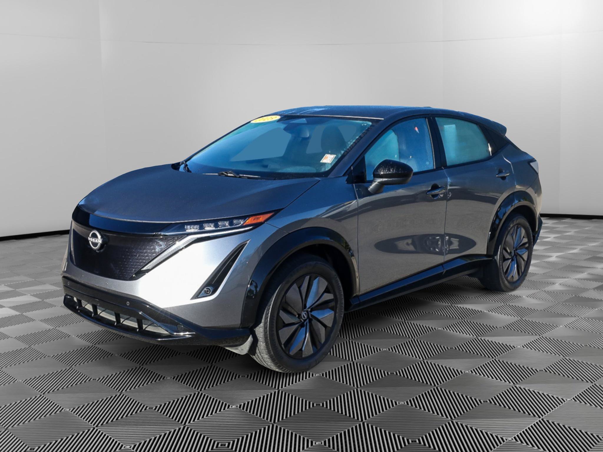 Used 2023 Nissan Ariya AWD image 2