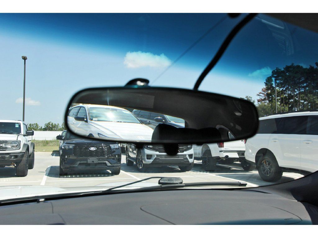 Used 2002 Ford Thunderbird RWD image 17