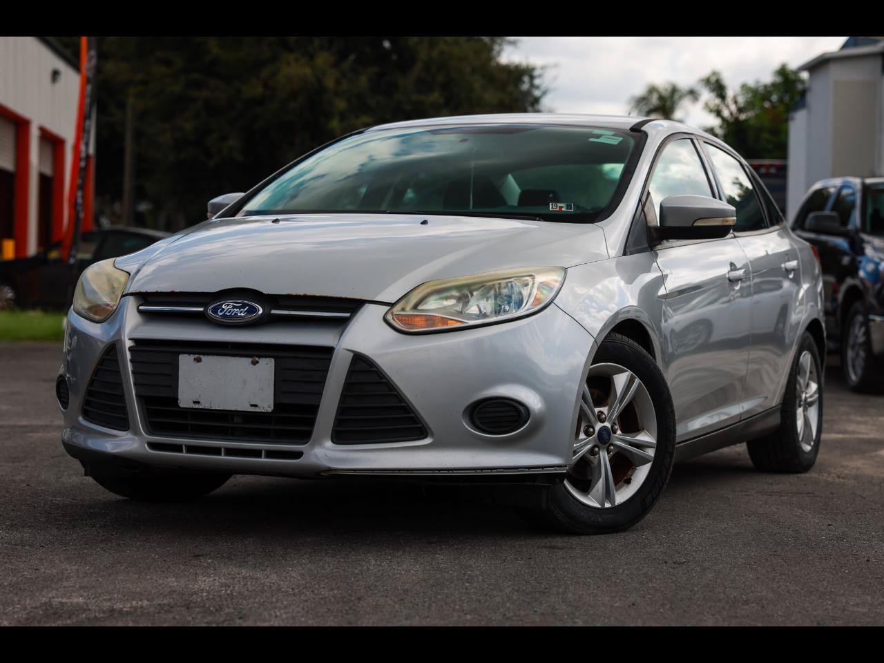 Used 2014 Ford Focus SE w/ SE Winter Package FWD image 1