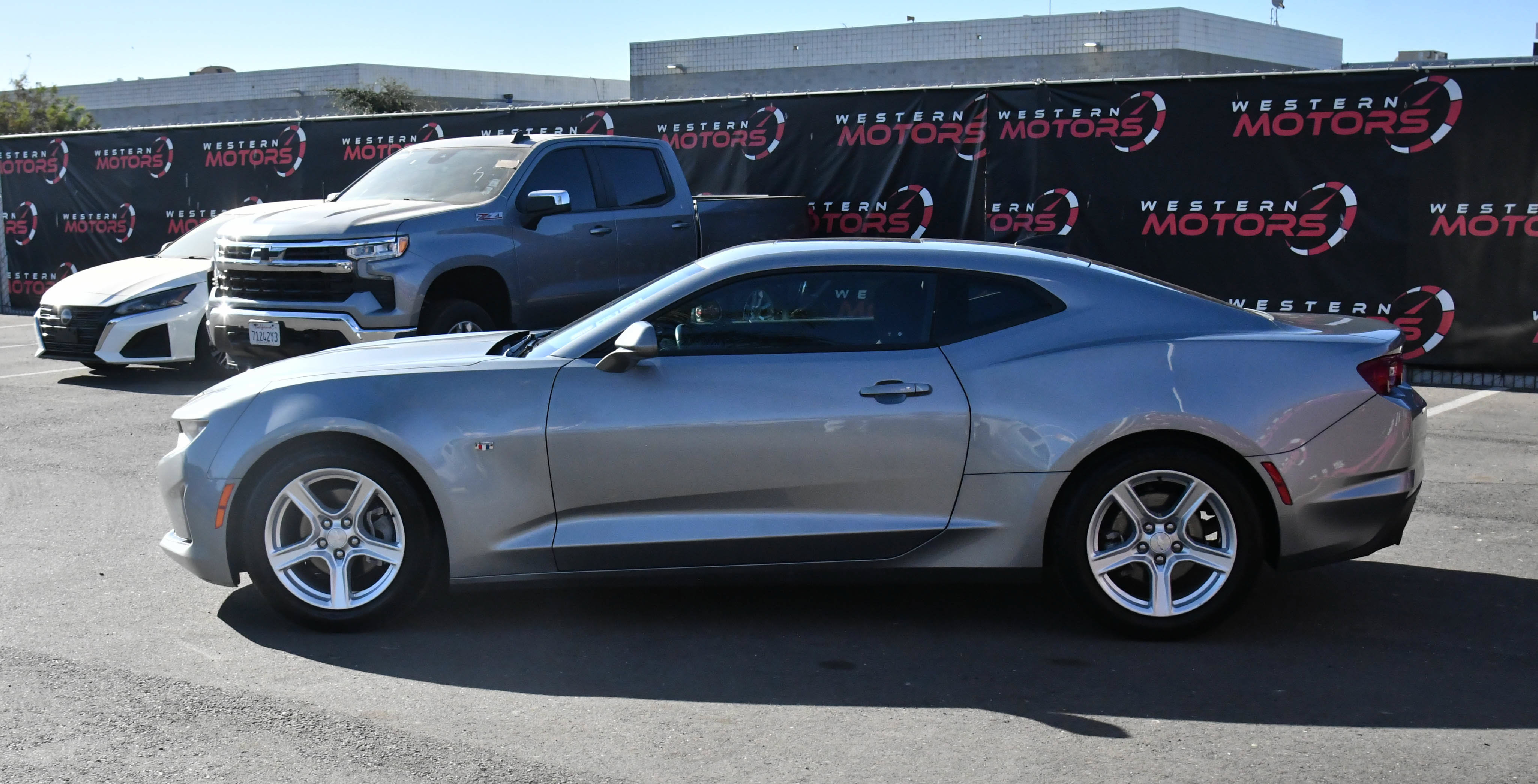Used 2023 Chevrolet Camaro LT RWD image 4