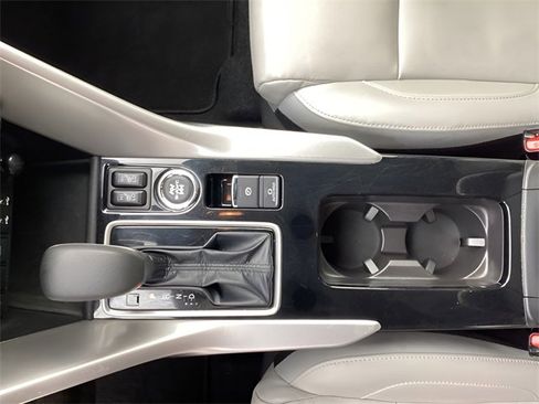 Used 2024 Mitsubishi Eclipse Cross SEL image 19