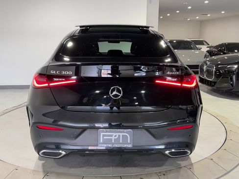 Used 2024 Mercedes-Benz GLC 300 4MATIC w/ AMG Line image 18